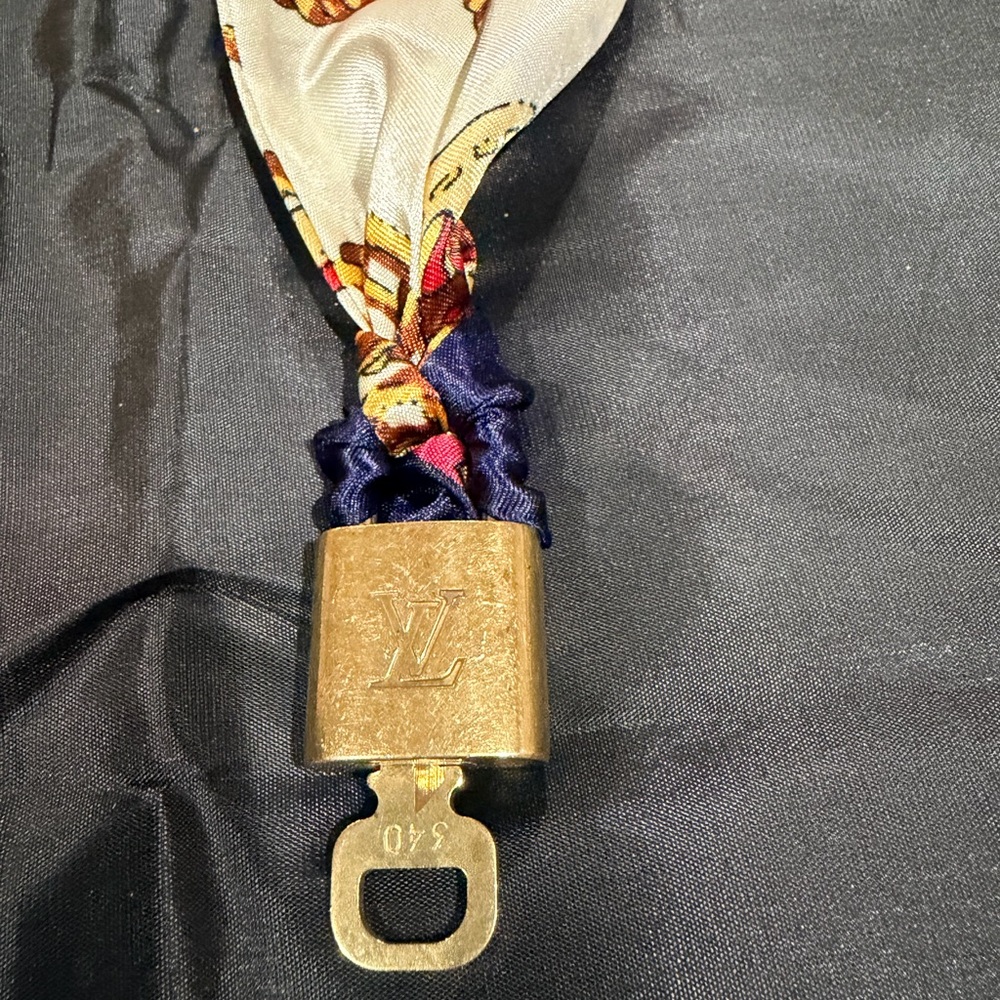 Louis Vuitton authentic Lock and Key with Gold Blue accent “twilly” - Picture 2 of 4
